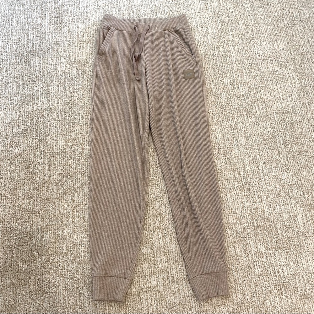ALO yoga 2 piece set Muse hoodie and joggers in Gravel Heather tan size XS - Picture 6 of 11